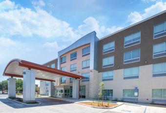 Holiday Inn Express & Suites Chico By IHG allows 18 year olds to book a room