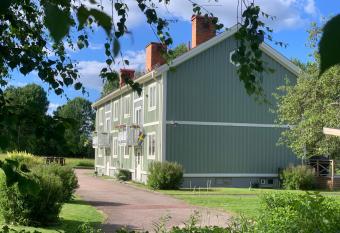 The Green House Guesthouse allows 18 year olds to book a room