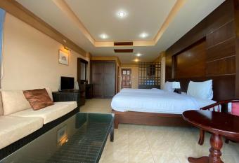 Baan Kongdee Sunset Resort Kata has Balcony rooms