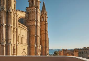 Vila Damunt allows 18 year olds to book a room