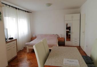 Apartmani Bojana has Balcony rooms