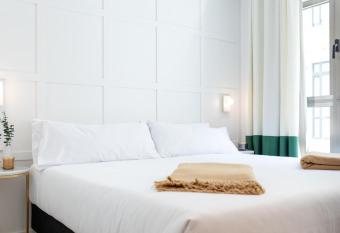 Cosmo Hotel Boutique allows 18 year olds to book a room