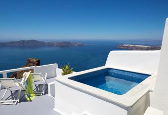 Whitedeck Santorini allows 18 year olds to book a room