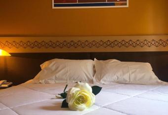 FLAT LUXO MountainVillage has rooms with a private hot tub