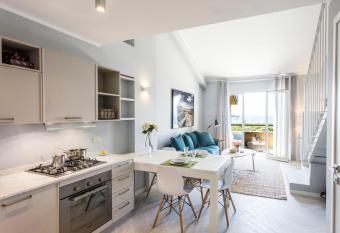 Punta Ala Sea View apartments allows 18 year olds to book a room