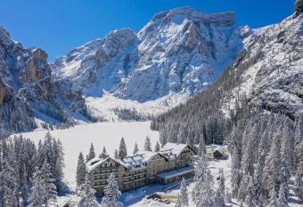 Hotel Lago di Braies has Balcony rooms