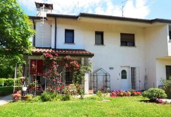 Casa Gamberini has Balcony rooms