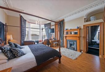 Kilchrenan House allows 18 year olds to book a room