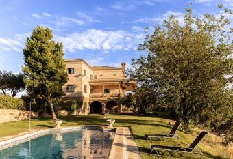 CASA RURAL Cigarral del Pintor allows 18 year olds to book a room