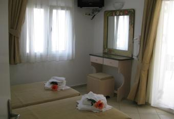 Manto Studios has Balcony rooms