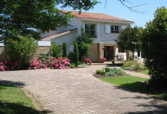 Chambres d H  tes Le M  rier has Balcony rooms