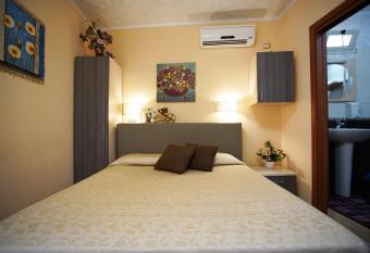 Golden Dreams Reggio Calabria allows 18 year olds to book a room