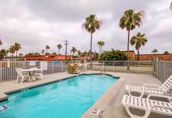 Ocean Inn South Padre Island allows 18 year olds to book a room