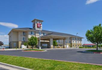 Best Western Plus Frontier Inn allows 18 year olds to book a room