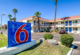 Motel 6 Palm Springs-Rancho Mirage allows 18 year olds to book a room
