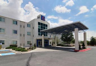 Motel 6 Albuquerque North allows 18 year olds to book a room