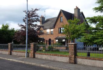 Venetia House - small guesthouse allows 18 year olds to book a room