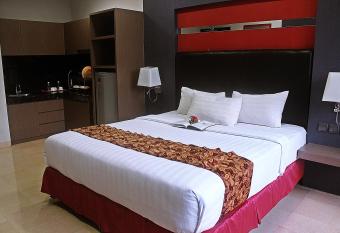 The Centro Hotel & Residence By Orchardz has Balcony rooms