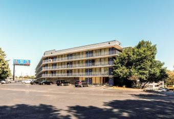 Motel 6-Marietta, GA - Atlanta Northwest allows 18 year olds to book a room