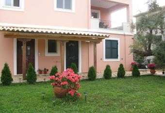 Esperia Studios has Balcony rooms