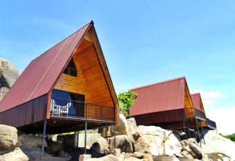 Rocky Bay Resort & Camping has Balcony rooms