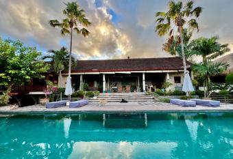 Villa Anjing has Balcony rooms