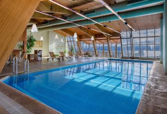 NH Bariloche Edelweiss allows 18 year olds to book a room