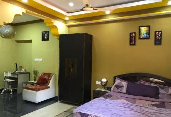 SAFE HOME has Balcony rooms