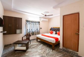 OYO Flagship 18986 HOTEL ORANGE allows 18 year olds to book a room