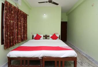 OYO 29372 Priti Villa allows 18 year olds to book a room