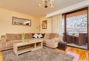 B&M&B Sea View Apartments has Balcony rooms