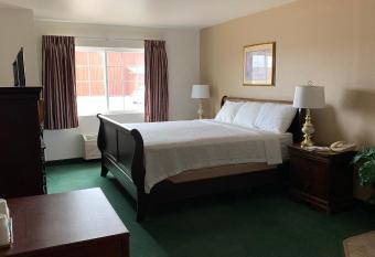 FairBridge Inn and Suites - Miles City allows 18 year olds to book a room