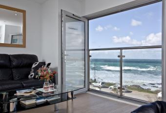 5 Fistral Beach, Newquay has Balcony rooms