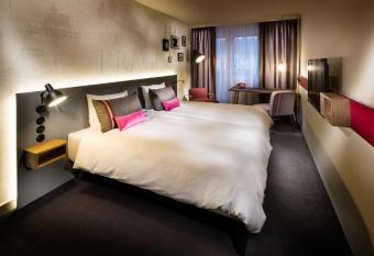 Pentahotel Prague allows 18 year olds to book a room