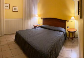 Locanda La Comacina allows 18 year olds to book a room