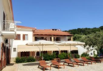 Tenuta Marga allows 18 year olds to book a room