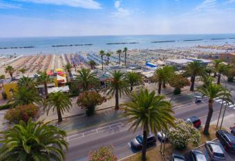 Hotel Progresso has Balcony rooms