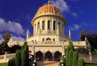 Pina Ba Moshava allows 18 year olds to book a room