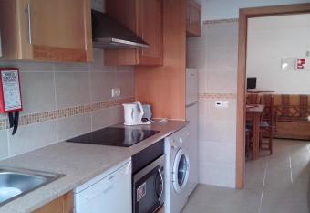 Albufeira 1 bedroom apartment 5 min. from Falesia beach and close to center! D has Balcony rooms