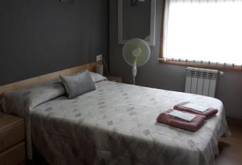 Apartamento SIG  EIRO CAMINO INGL  S (English Way) allows 18 year olds to book a room