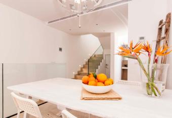 Sa Punta allows 18 year olds to book a room