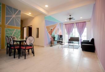 ICOLOR HOME & STAY CH 8 has Balcony rooms