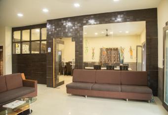 Collection O Hotel Samruddhi allows 18 year olds to book a room