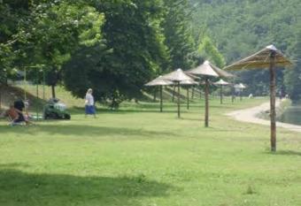 Eko Vlasina has Balcony rooms