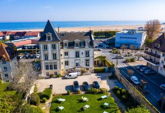 La Villa Andry allows 18 year olds to book a room