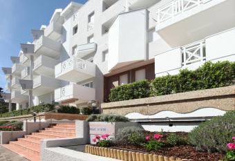 VVF R  sidence Arcachon has Balcony rooms