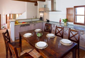 Can Noves - Villa de 5 suites 28 y 58 has Smoking/Balcony rooms