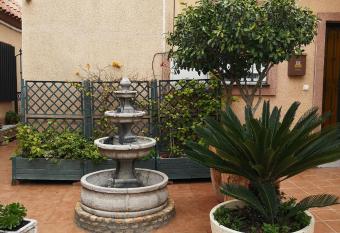 La posada de Lola has Balcony rooms