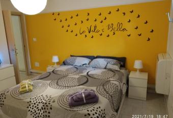 Casa Gardel has Balcony rooms