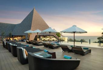 The Kuta Beach Heritage Hotel - Managed by Accor has Balcony rooms